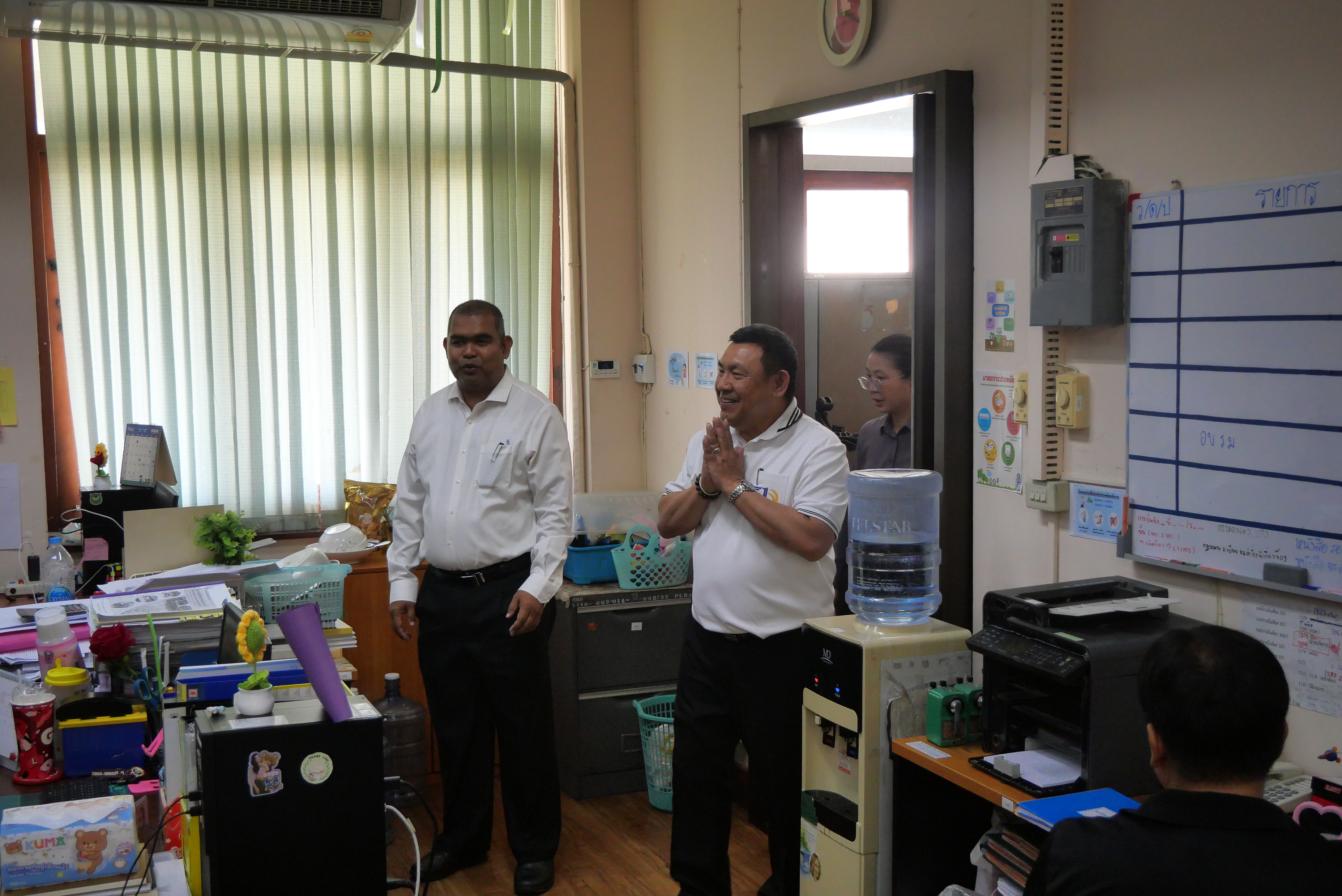 title - เลขาธิการ ส.ป.ก. ตรวจเยี่ยมบุคลากร ส.ป.ก. ถนนราชดำเนินนอก